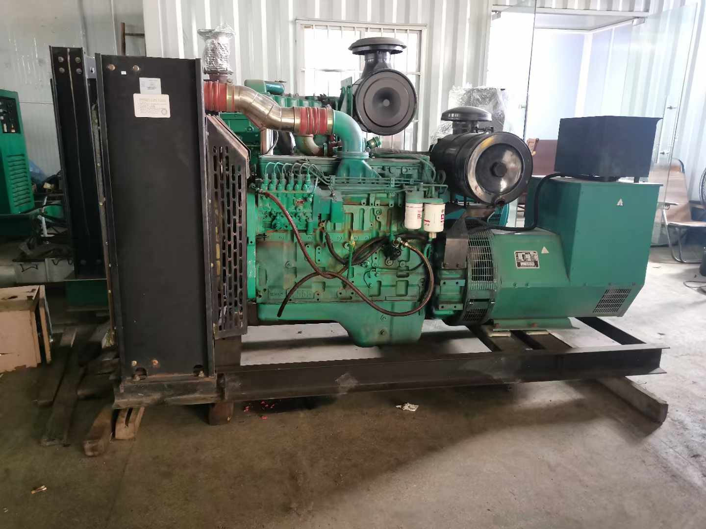 开阳发电机租赁如何确定电缆的承载电流是否在安全范围内？