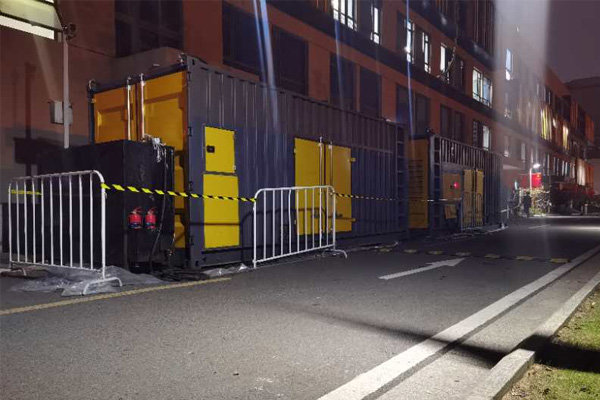 开阳柴油发电机组的输出电压是如何调节的？