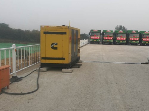 开阳电力系统的稳定性和设备兼容性如何影响发电机组的频率规格？