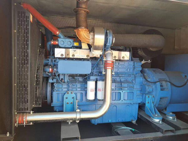 开阳燃油消耗率与进气温度的具体关系是什么？